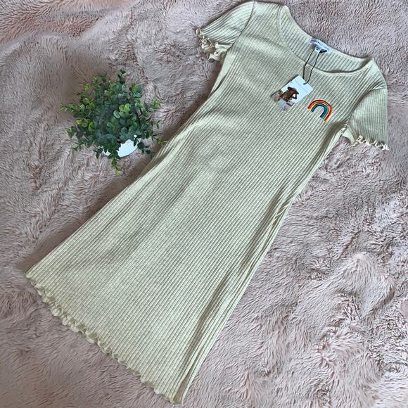 NWT Sincerely Jules Beige Ribbed Short Sleeve Embroidered Rainbow Dress MED - Picture 2 of 10